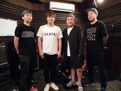 白川バンド［Dr. テンダラー白川、Vo. 高井俊彦（吉本新喜劇）、G. マコト、B. イッシン］